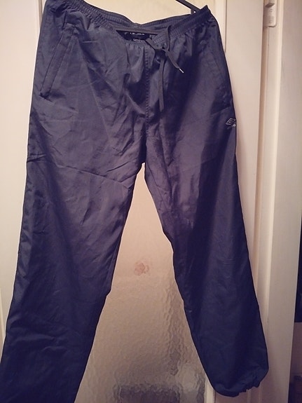 umbro välikausi housut mustat 36