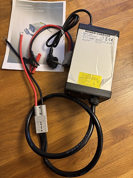LifePo4 akun latauslaite 14,6v 40 A