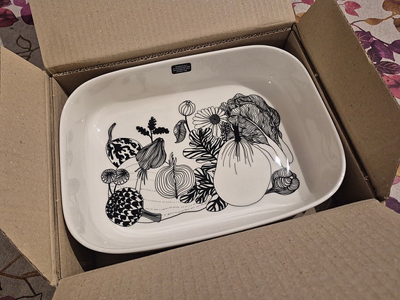Marimekko Oiva Siirtolapuutarha tarjoiluastia