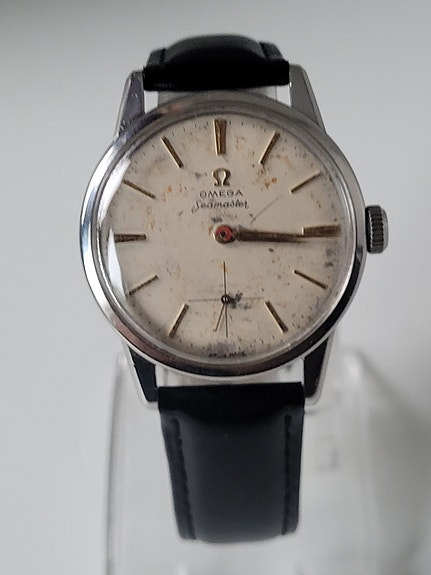 Omega seamaster rannekello.