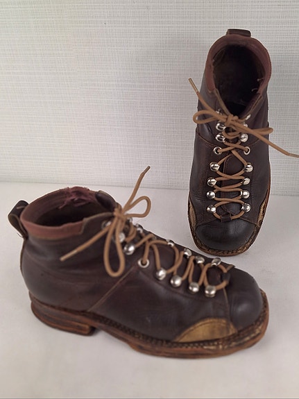 Koko 35 vintage  vanhat monot hiihtokengät