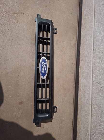 Ford etusäleikkö