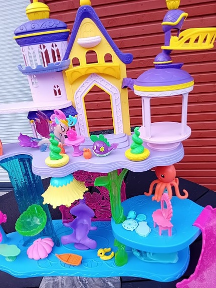 G4 My Little Pony Canterlot & Seaquestia Castle
