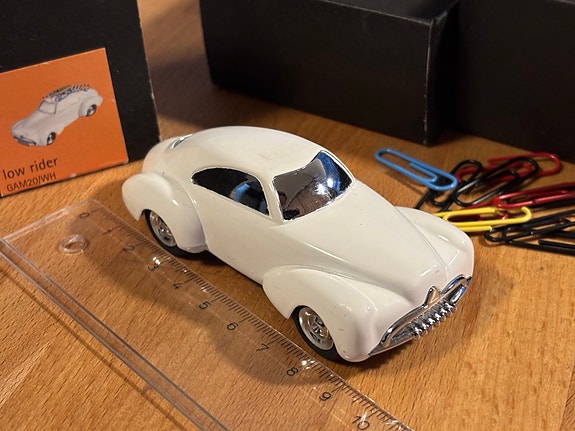 Product image 1 of 4