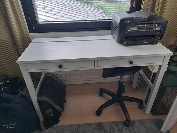 HEMNES
Työpöytä