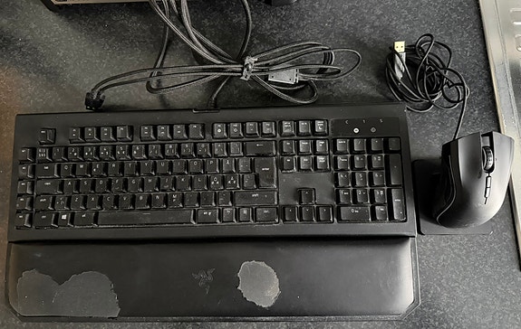Razer näppäimistö ja hiiri