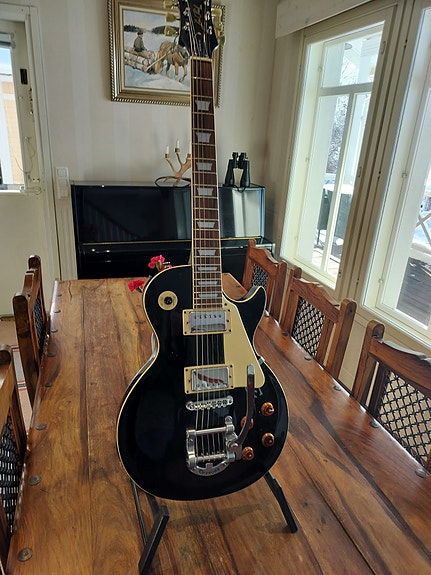 Epiphone Les Paul tremololla.