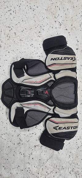 Easton Synergy 60 hartiasuojat, koko Junior L