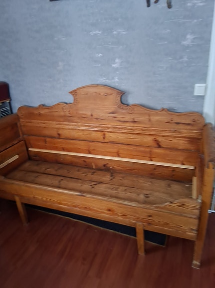 Sivusta vedettävä sänky