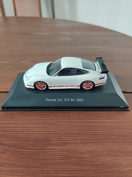 Porsche 911 GT3 RS 2003 pienoismalli – valkoinen / punaiset vanteet