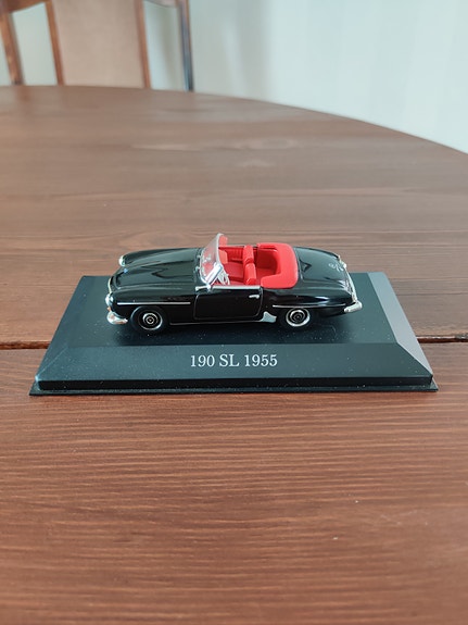 Mercedes-Benz 190 SL 1955 pienoismalli – musta / punainen sisusta