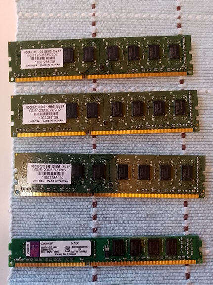 4 x 2GB ddr3  1333Mhz  muistia