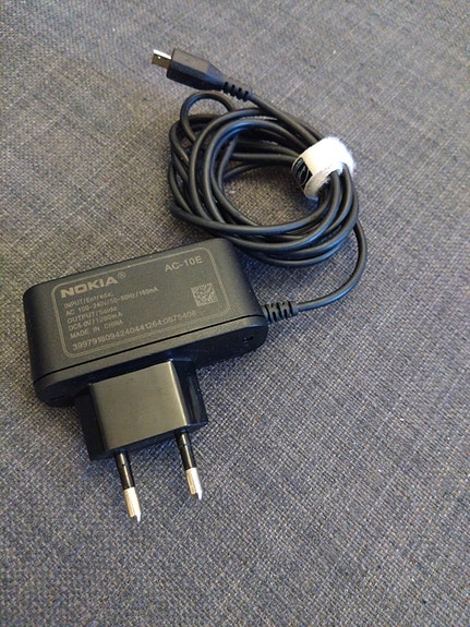 Nokia laturi micro-USB