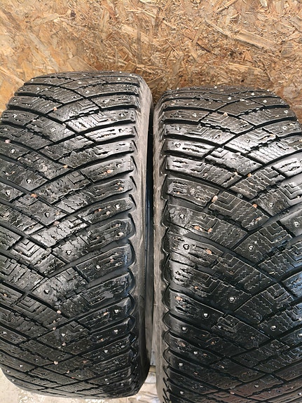 Goodyear Ultragrip Ice 225/55R27 2kpl