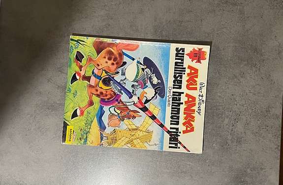 Aku Ankka surullisen hahmon ritari, v 1973