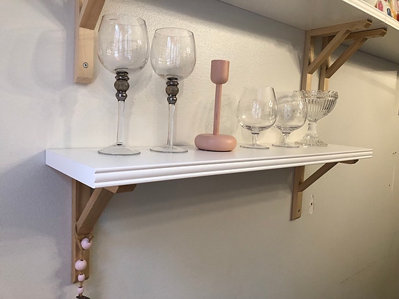 Ikea valkoinen hylly + kannattimet (koivu)