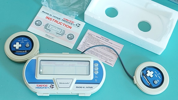 Donkey Kong Hockey käsikonsoli 1984 Game & Watch Nintendo Micro Vs. System
