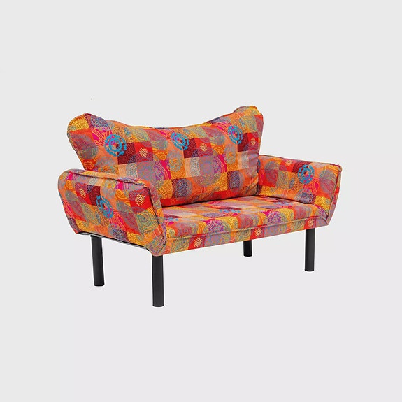 2-istuttava vuodesohva, monivärinen, 150 cm leveä, mukava, kestävä