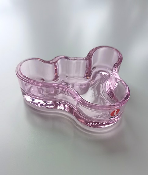 Vaaleanpunainen Iittala Aalto malja