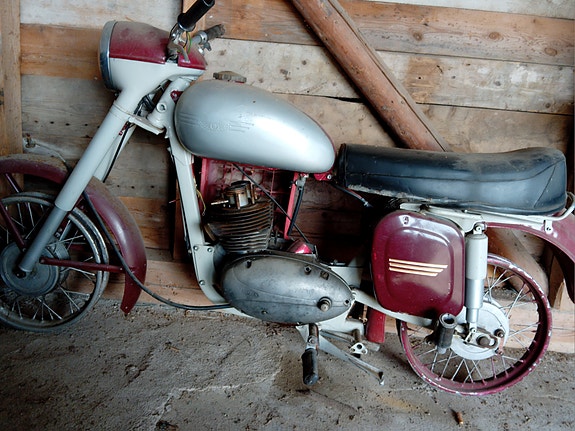 Jawa 354 -projekti ja paljon osia