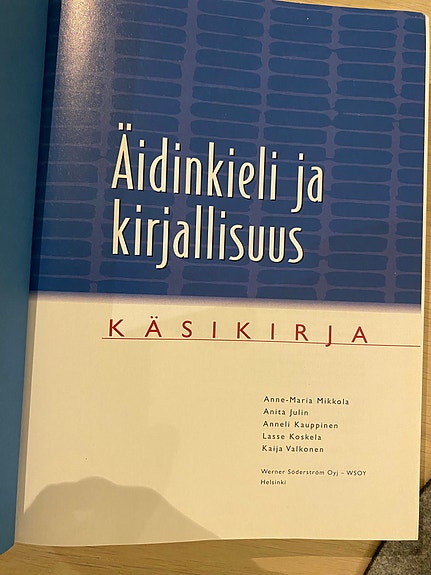 WSOY Äidinkieli ja kirjallisuus käsikirja oppikirja