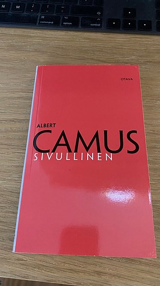 Albert Camus - Sivullinen