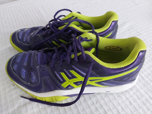 Asics sisäpelikengät