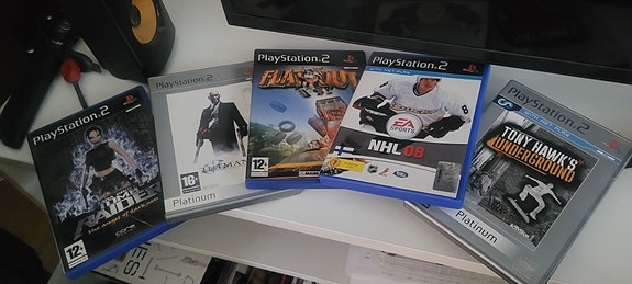 PlayStation 2 pelipaketti NHL 08, FlatOut, Tony hawk's underground, Tombraider