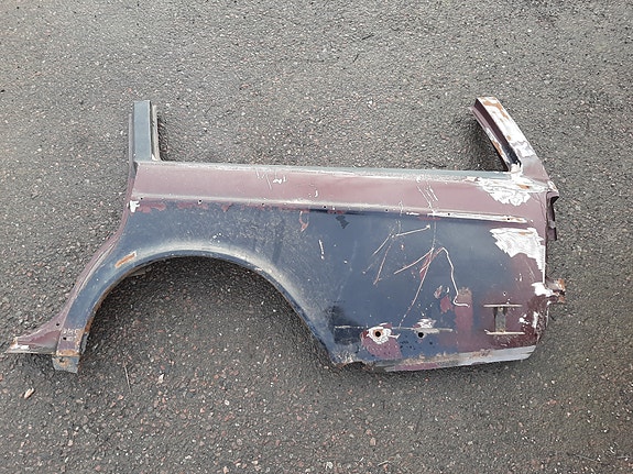 Volvo 240/245 vasen takalokasuojan korjauspala