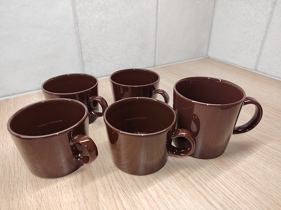 Arabian Teema mukit, ruskeat