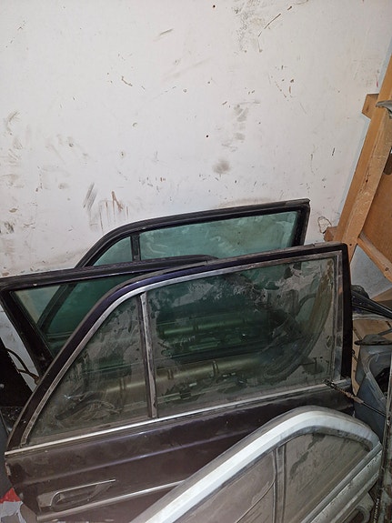 W123 osia