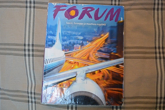 Forum 3 yhteiskuntaopin oppikirja