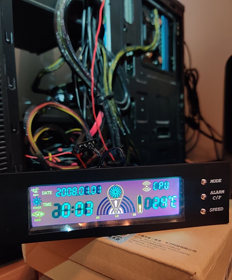 Lämpötilanäyttö PC-Koteloon - STW 5,25" LCD Tuuletinsäädin