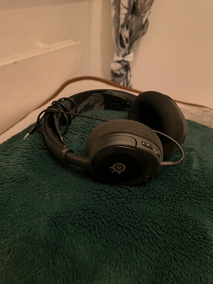 Pelikuulokkeet steelseries