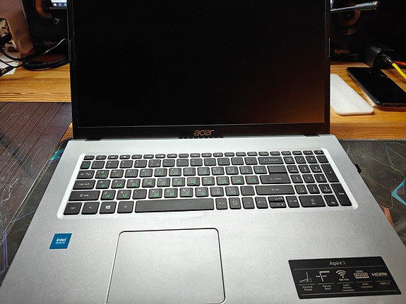 ACER Aspire 3/ 17 tuumaa.