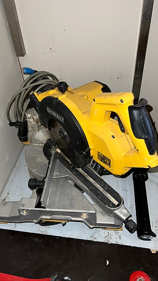 DeWalt jiirisirkkeli