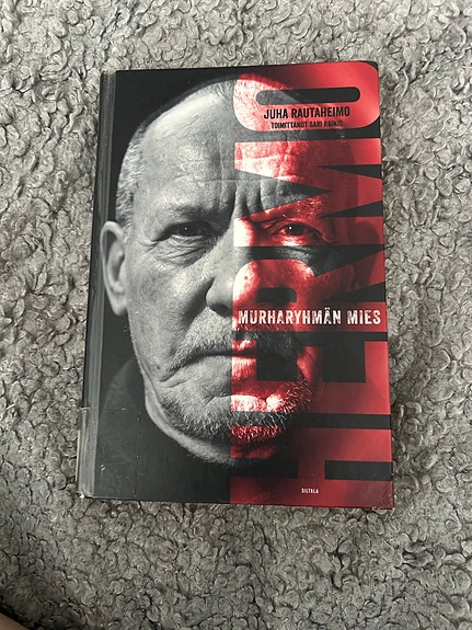 Hermo, murharyhmän mies -kirja