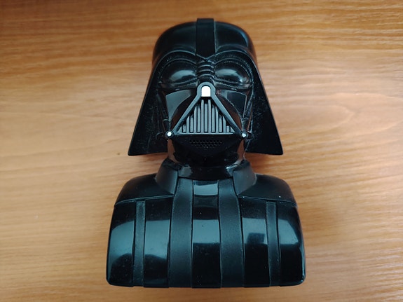 Star Wars Darth Vader puhuva pää
