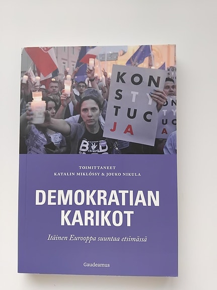 Demokratian karikot ja Etelärannan mahtivuodet tietokirjat