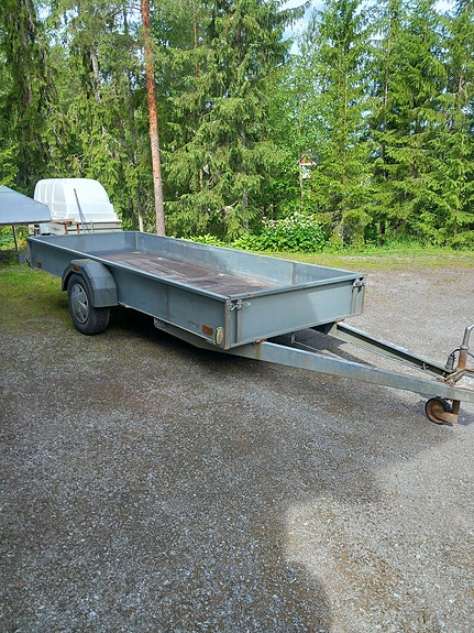 Jarrullinen perävaunu