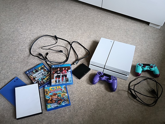 Ps4 tavaraa