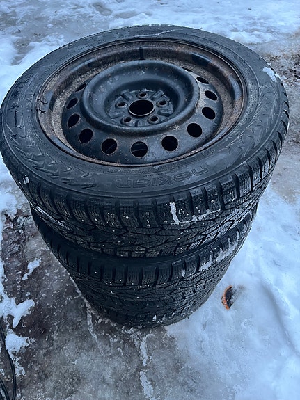 Toyota avensis 16’’ nastarenkaat+vanteet