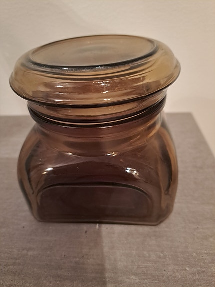 Vintage ruskea kantti purkki