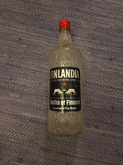 Finlandia Vodka of Finland lasipullo kirkas 1970-80 luku