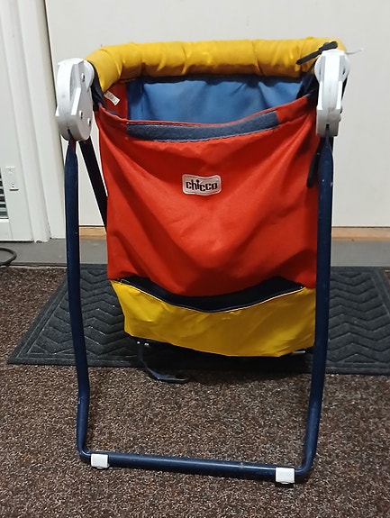 Kantoreppu lapsen kuljetukseen