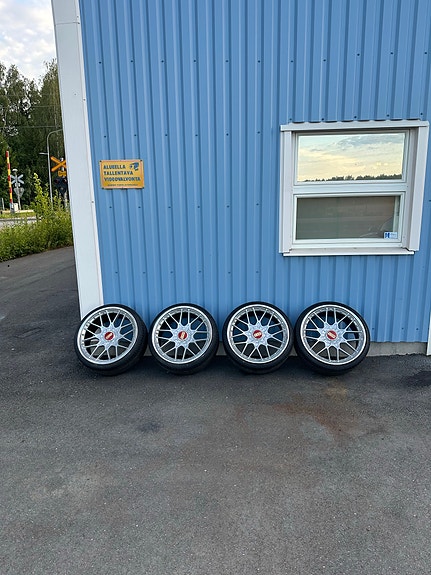 2-osaiset alumiinivanteet BBS RS2 RS708 9x20” ET26 5x120/5x112