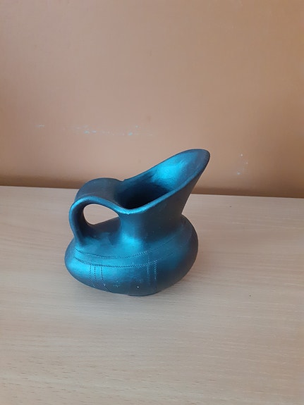 Keraaminen pieni kannu