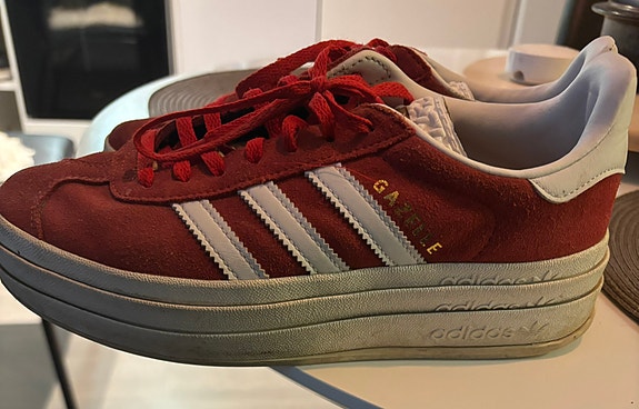 Adidas lenkkarit Gazzel platform Bold