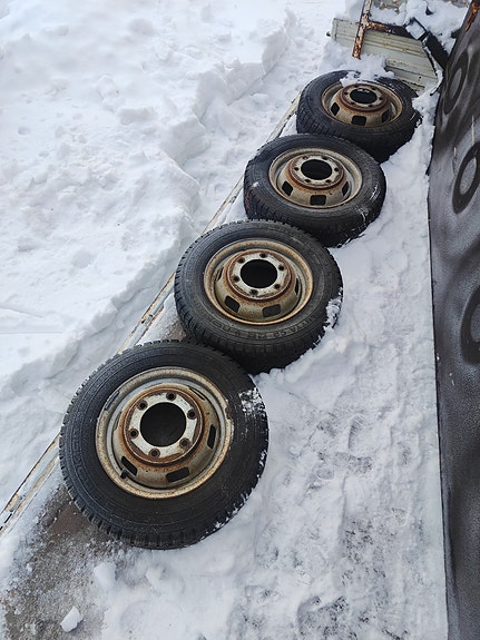 paripyörävanteet 15" 6x180 talvirenkailla esim. ford transit