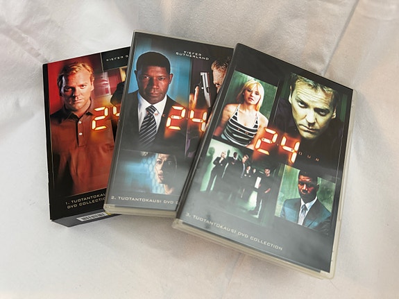 24 tv-sarja DVD-boksit
